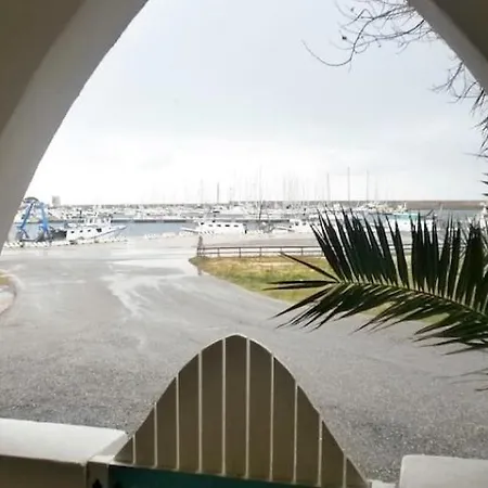 Family House By The Sea Apartment La Caletta