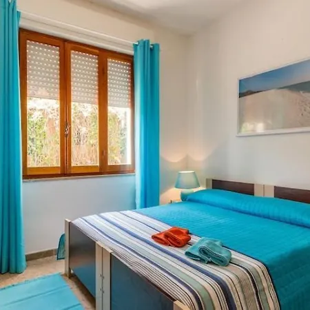 Family House By The Sea شقة