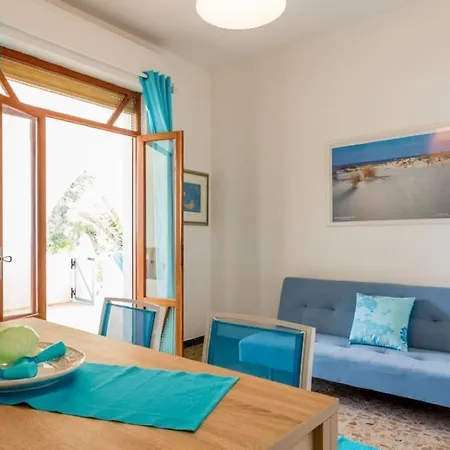 Family House By The Sea * ラ・カレッタ