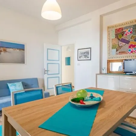 アパート Family House By The Sea *