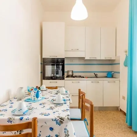 Family House By The Sea *