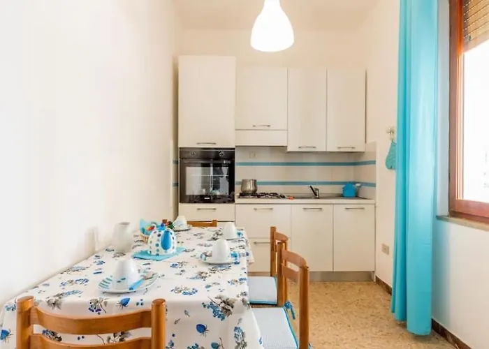 Family House By The Sea *